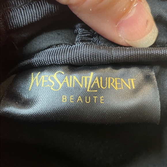 NIB Yves St. Laurent Beaute red cosmetic pouch - Picture 15 of 16